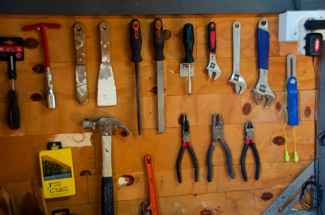 Essential Tools for Solopreneurs to Boost Productivity