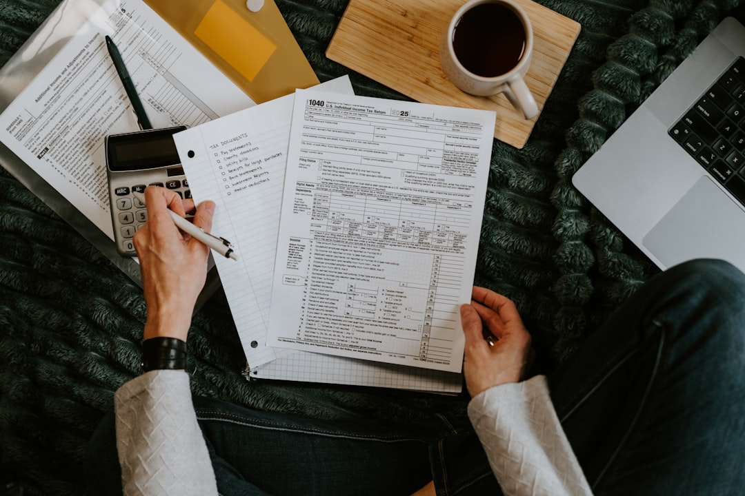 How to Manage Solopreneur Finances Without an Accountant
